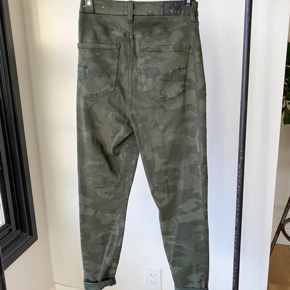 AMERICAN EAGLE OUTFITTERS Women's Green Camo Distressed Skinny Ankle Jeans sz 6R - Picture 2 of 9